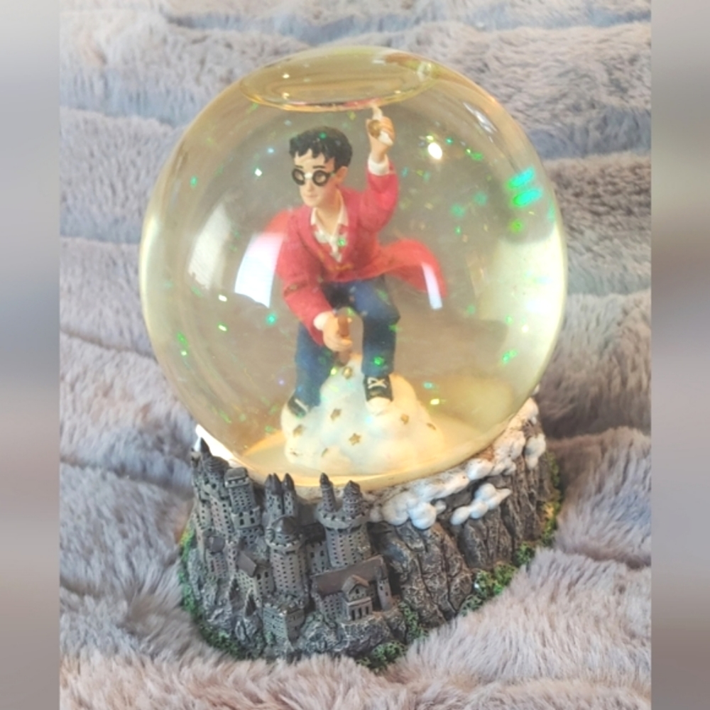 ENESCO RETIRED Harry Potter Quidditch Water Ball/Snow Globe